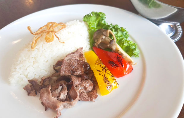 黒毛和牛と彩野菜の欧風カレー